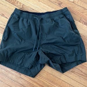 EUC Lululemon Bowline Short 5”